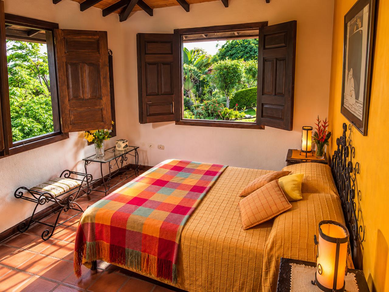 Bedroom 6 — Casa Heliconia